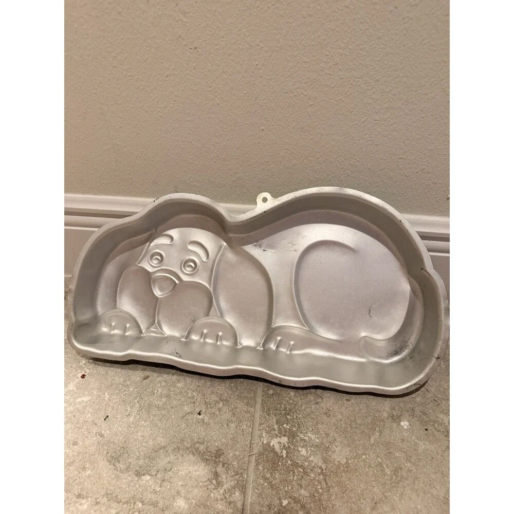 Wilton 2105-2430 Aluminum Dog Cake Pan Vintage Original Animals Theme